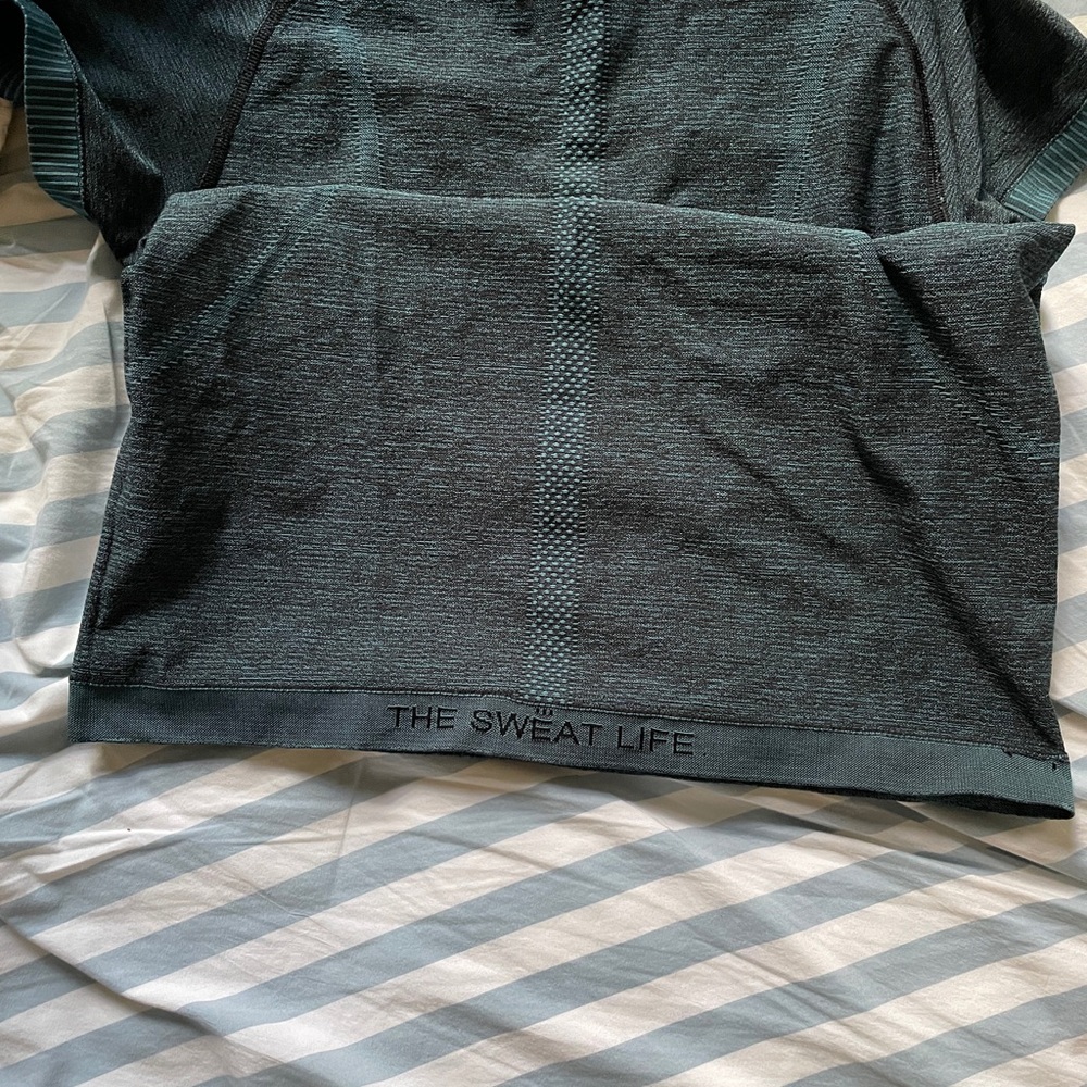 Lululemon Swiftly Tech Tee - Picture 6 of 6